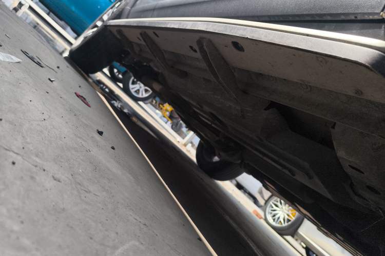 Used Haval DARGO 2021 Revised Version 1.5T DCT Two-Wheel Drive "Mǎquǎn" Edition Right Side Sill