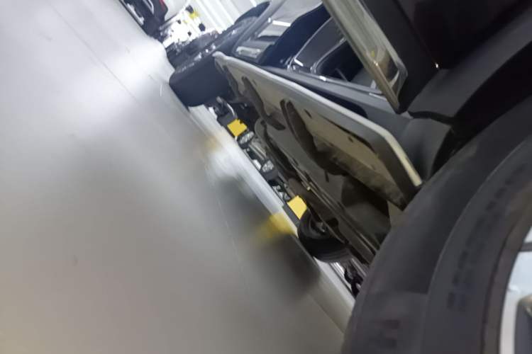 Used Haval DARGO 2021 2.0T DCT All-Wheel-Drive "Hao Tian Quan" Edition Right Side Sill