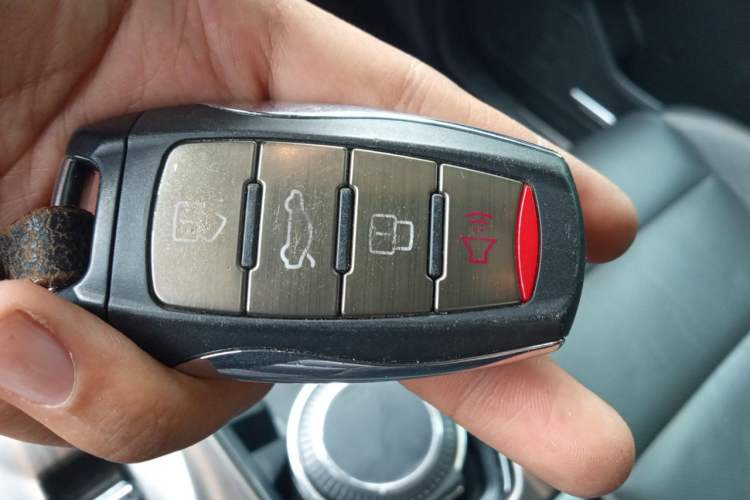 Used Haval DARGO 2021 2.0T DCT All-Wheel-Drive "Hao Tian Quan" Edition Vehicle Key