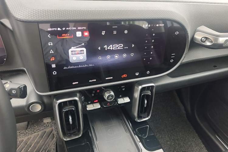 Used Haval DARGO 2021 2.0T DCT Two-Wheel Drive Chinese Mastiff Edition Audio And AC Panel