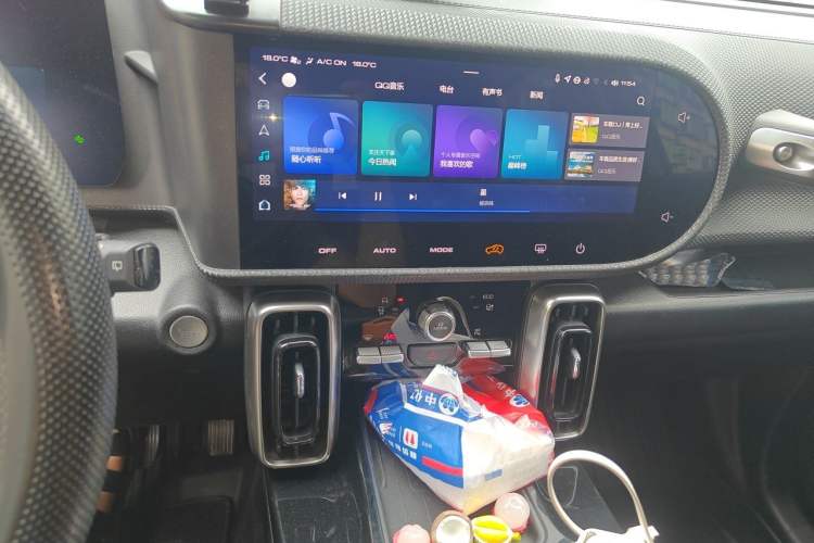 Used Haval DARGO 2021 2.0T DCT Two-Wheel Drive Chinese Mastiff Edition Audio And AC Panel