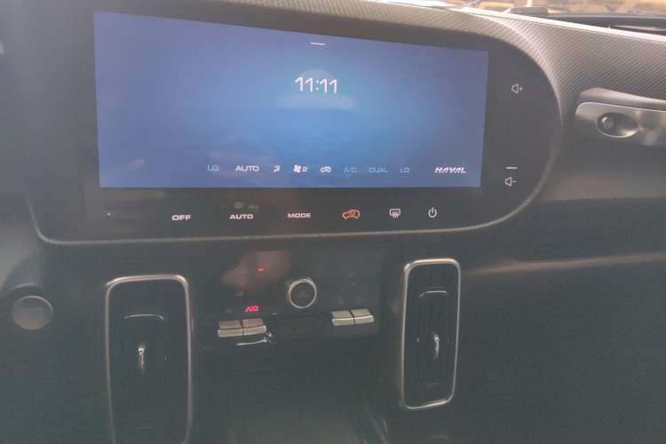 Used Haval DARGO 2021 2.0T DCT 4x4 Chinese Rural Dog Edition Audio And AC Panel
