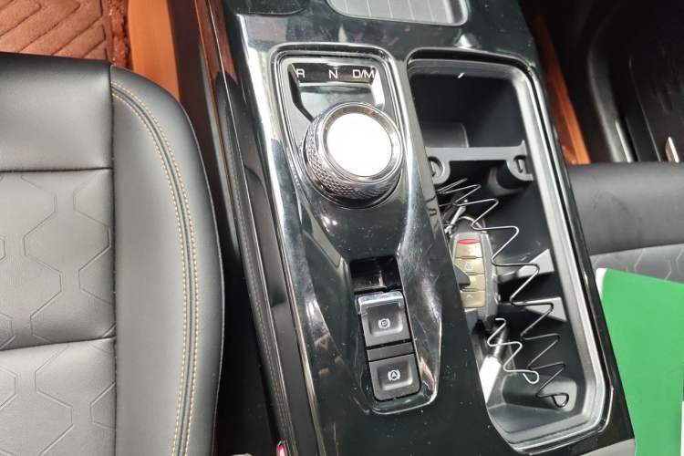 Used Haval DARGO 2021 1.5T DCT Two-Wheel Drive "Mǎquǎn" Edition Gear Lever