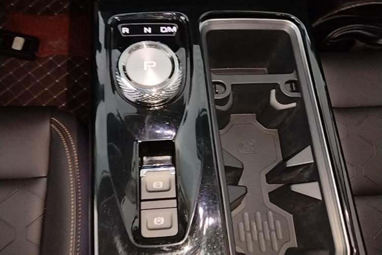 Used Haval DARGO 2021 1.5T DCT Two-Wheel Drive "Mǎquǎn" Edition Gear Lever