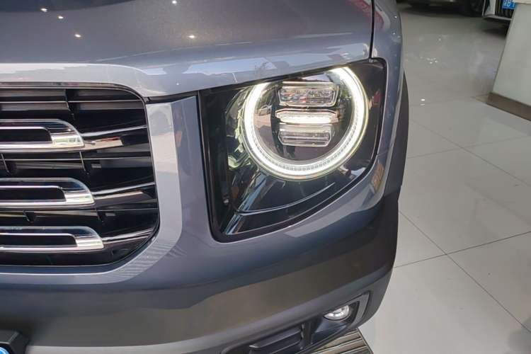 Used Haval DARGO 2021 1.5T DCT Two-Wheel Drive Labrador Edition Left Front Headlight