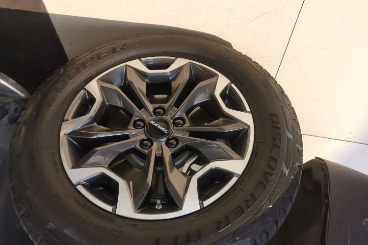 Used Haval DARGO 2021 2.0T DCT All-Wheel-Drive "Hao Tian Quan" Edition Left Front Wheel Hub
