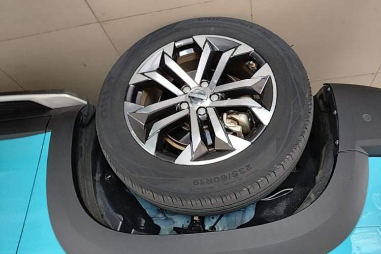 Used Haval DARGO 2021 1.5T DCT Two-Wheel Drive "Mǎquǎn" Edition Left Front Wheel Hub