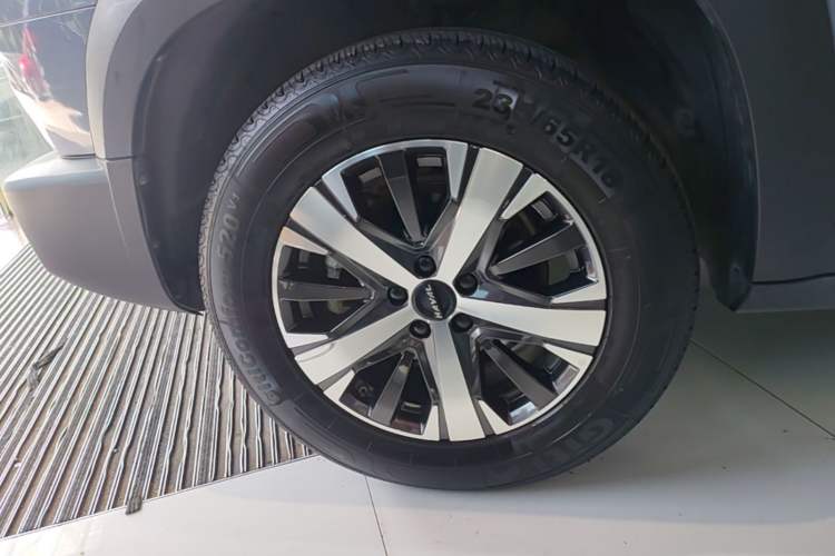 Used Haval DARGO 2021 1.5T DCT Two-Wheel Drive Labrador Edition Left Front Wheel Hub
