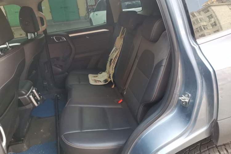 Used Haval DARGO 2021 2.0T DCT All-Wheel-Drive "Hao Tian Quan" Edition Left Rear Seat