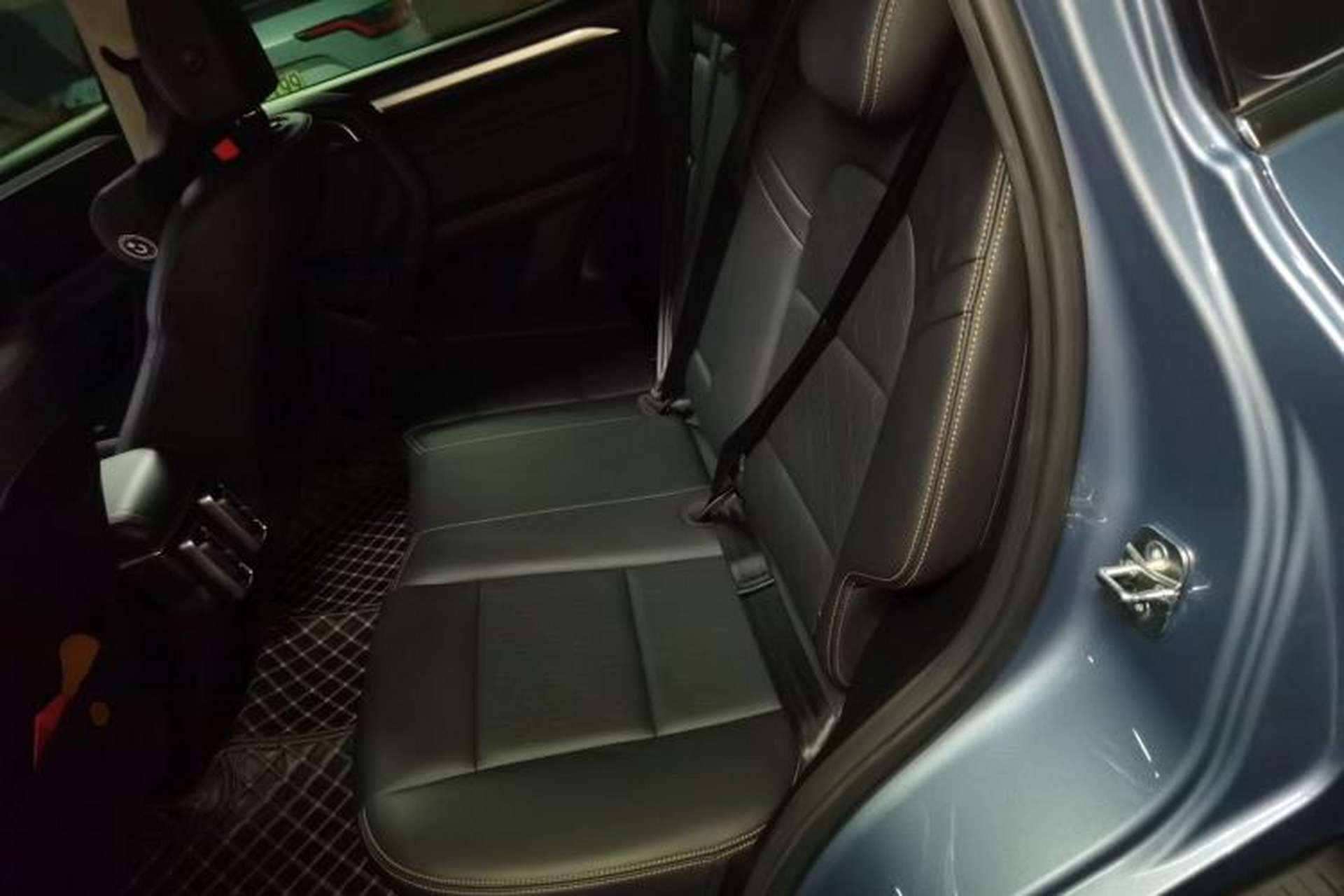 Used Haval DARGO 2021 1.5T DCT Two-Wheel Drive "Mǎquǎn" Edition Left Rear Seat