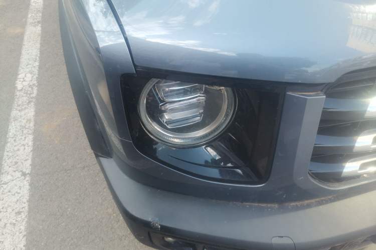 Used Haval DARGO 2021 2.0T DCT All-Wheel-Drive "Hao Tian Quan" Edition Right Front Headlight