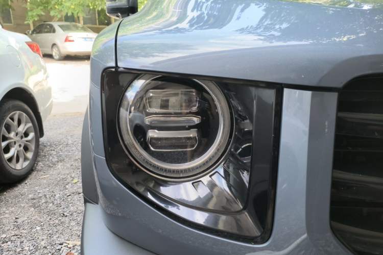 Used Haval DARGO 2021 1.5T DCT Two-Wheel Drive "Mǎquǎn" Edition Right Front Headlight