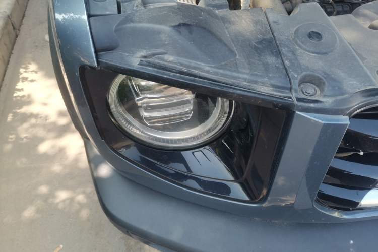 Used Haval DARGO 2021 1.5T DCT Two-Wheel Drive Labrador Edition Right Front Headlight