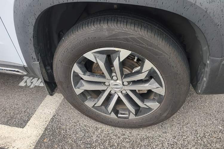 Used Haval DARGO 2021 2.0T DCT Two-Wheel Drive Chinese Mastiff Edition Right Front Wheel Hub