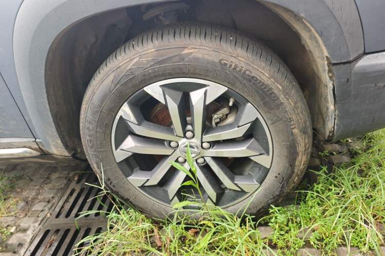 Used Haval DARGO 2021 2.0T DCT Two-Wheel Drive Chinese Mastiff Edition Right Front Wheel Hub