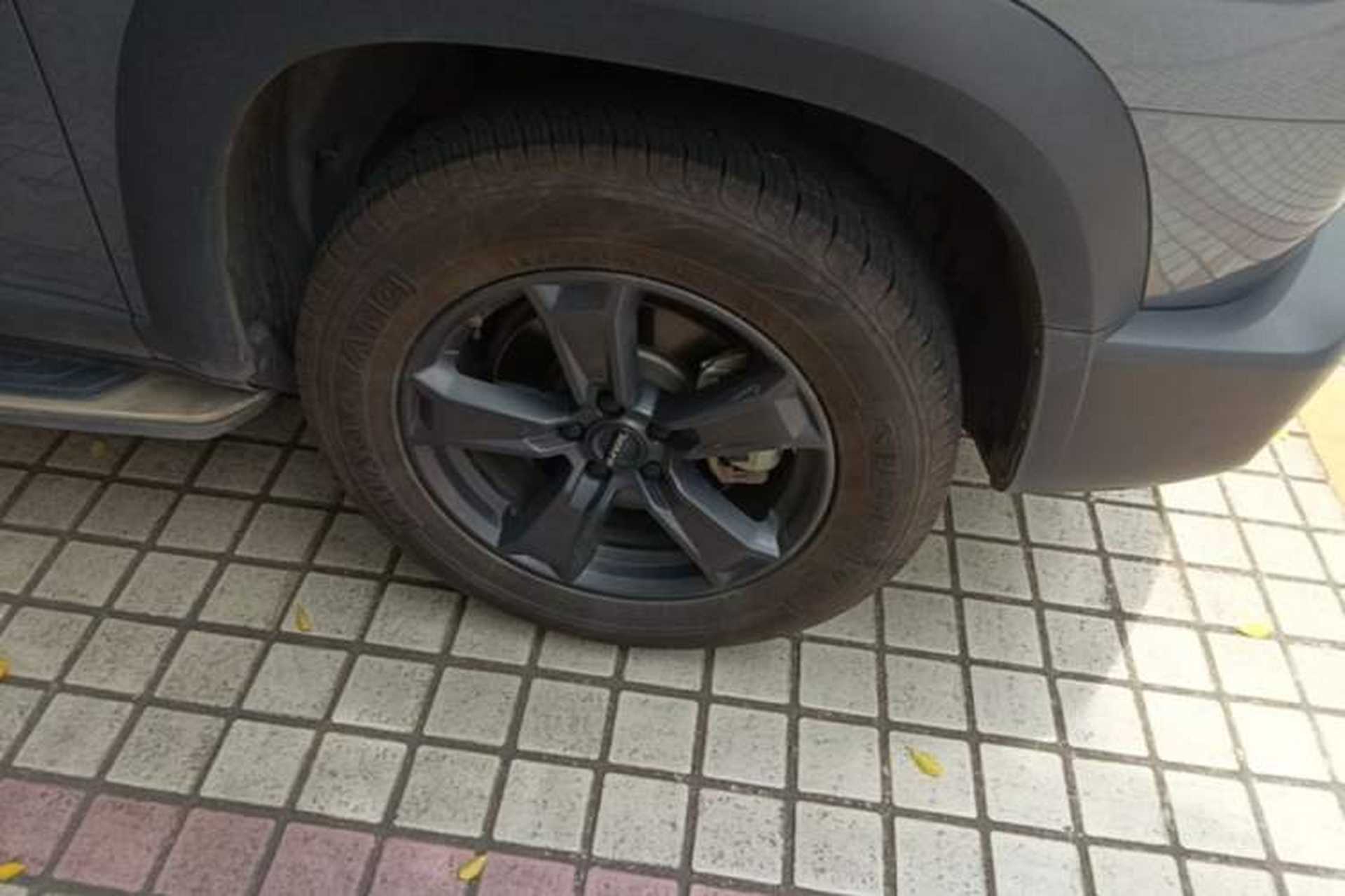 Used Haval DARGO 2021 1.5T DCT Two-Wheel Drive Husky Edition Right Front Wheel Hub