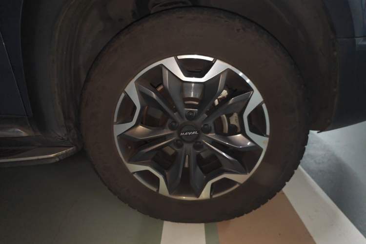 Used Haval DARGO 2021 2.0T DCT All-Wheel-Drive "Hao Tian Quan" Edition Right Front Wheel Hub