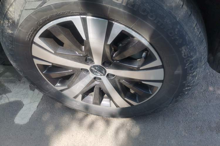 Used Haval DARGO 2021 1.5T DCT Two-Wheel Drive Labrador Edition Right Front Wheel Hub