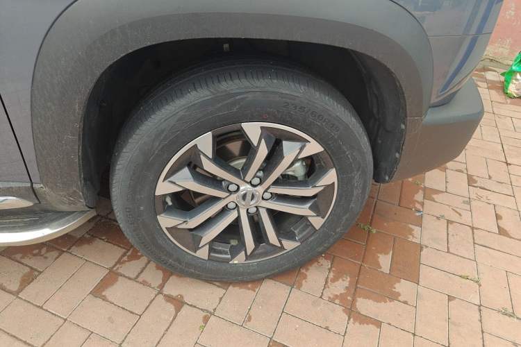 Used Haval DARGO 2021 2.0T DCT Two-Wheel Drive Chinese Mastiff Edition Right Front Wheel Hub