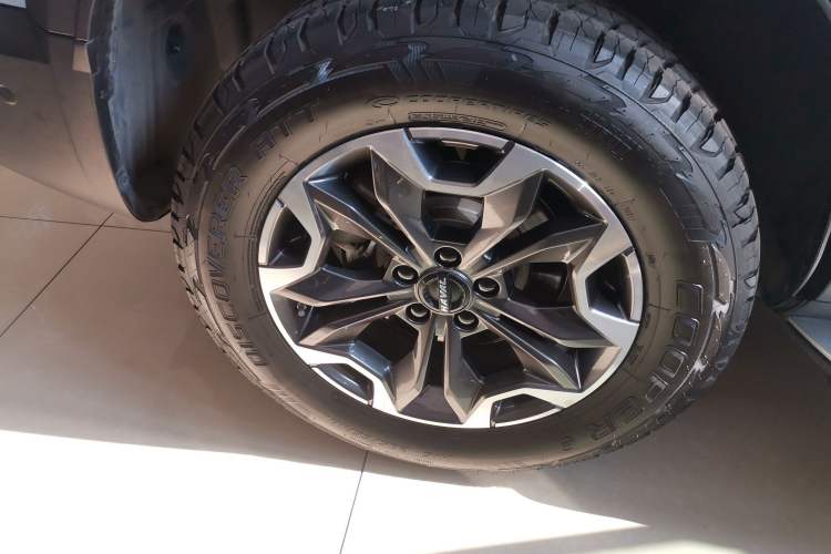 Used Haval DARGO 2021 2.0T DCT All-Wheel-Drive "Hao Tian Quan" Edition Right Rear Wheel Hub