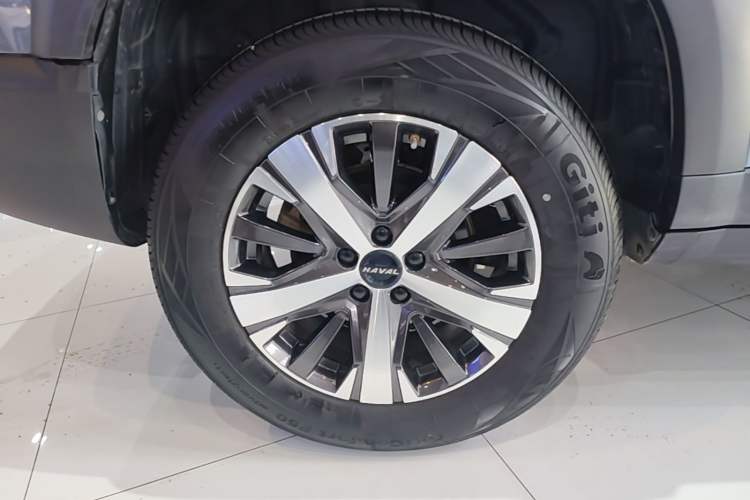Used Haval DARGO 2021 1.5T DCT Two-Wheel Drive Labrador Edition Right Rear Wheel Hub