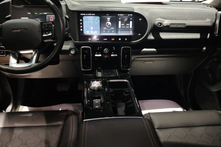 Used Haval DARGO 2021 2.0T DCT Two-Wheel Drive Chinese Mastiff Edition Audio And AC Panel