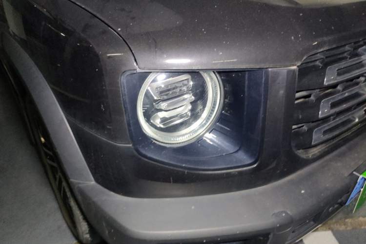 Used Haval DARGO 2021 2.0T DCT Two-Wheel Drive Chinese Mastiff Edition Right Front Headlight