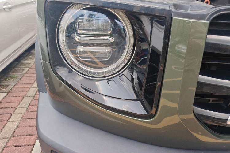 Used Haval DARGO 2021 1.5T DCT Two-Wheel Drive "Wangcai" Edition Right Front Headlight