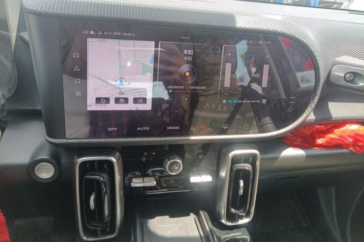 Used Haval DARGO 2021 2.0T DCT Two-Wheel Drive Chinese Mastiff Edition Audio And AC Panel