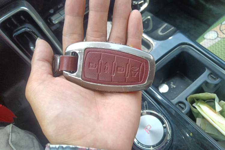 Used Haval DARGO 2021 2.0T DCT Two-Wheel Drive Chinese Mastiff Edition Vehicle Key