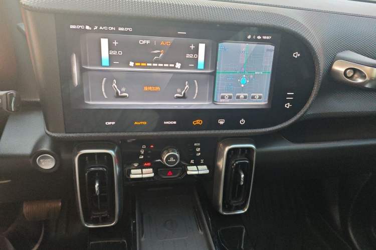 Used Haval DARGO 2021 2.0T DCT 4x4 Chinese Rural Dog Edition Audio And AC Panel