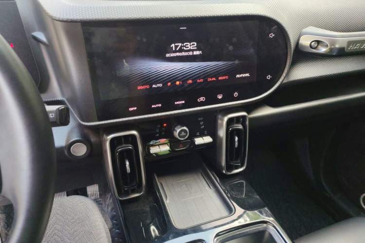 Used Haval DARGO 2021 2.0T DCT 4x4 Chinese Rural Dog Edition Audio And AC Panel