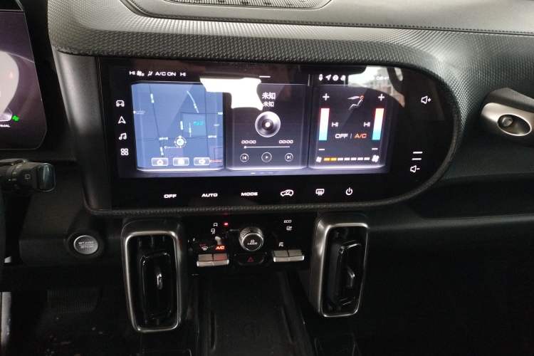Used Haval DARGO 2021 1.5T DCT Two-Wheel Drive Border Collie Edition Audio And AC Panel