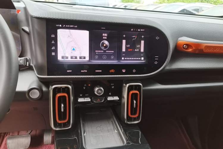Used Haval DARGO 2021 2.0T DCT Two-Wheel Drive Chinese Mastiff Edition Audio And AC Panel