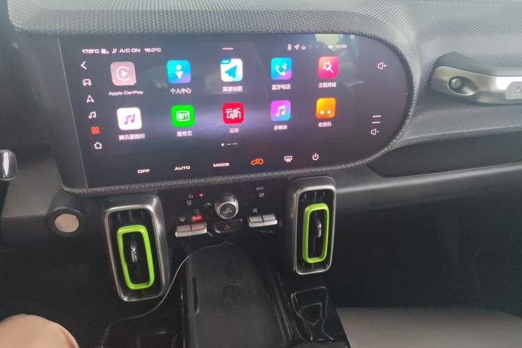 Used Haval DARGO 2021 2.0T DCT Two-Wheel Drive Chinese Mastiff Edition Audio And AC Panel