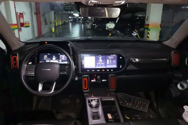 Used Haval DARGO 2021 1.5T DCT Two-Wheel Drive Husky Edition Center Console