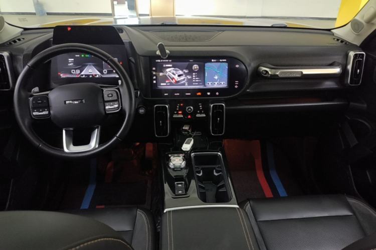 Used Haval DARGO 2021 Revised Version 2.0T DCT Four-Wheel Drive "Hao Tian Que" Edition Center Console
