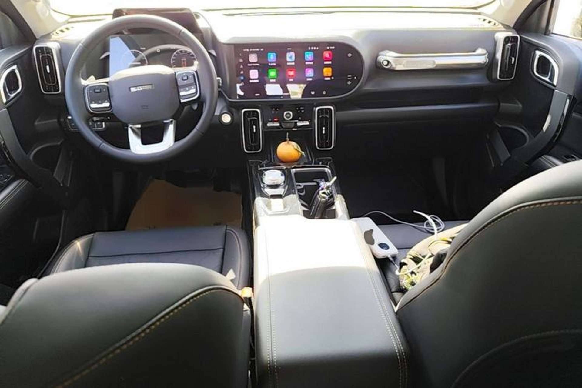 Used Haval DARGO 2021 2.0T DCT Two-Wheel Drive Chinese Mastiff Edition Center Console