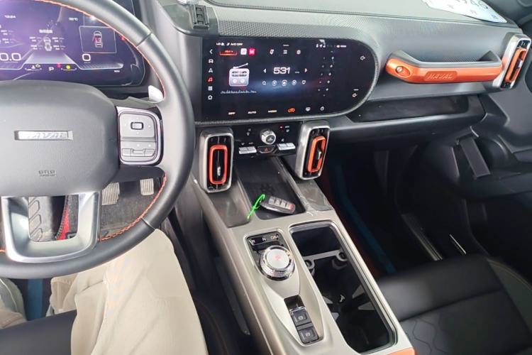 Used Haval DARGO 2021 1.5T DCT Two-Wheel Drive Labrador Edition Center Console