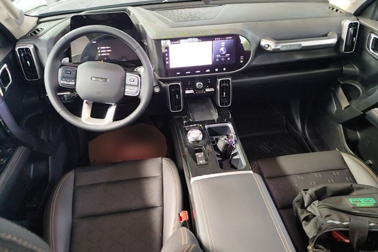 Used Haval DARGO 2021 2.0T DCT Two-Wheel Drive Chinese Mastiff Edition Center Console