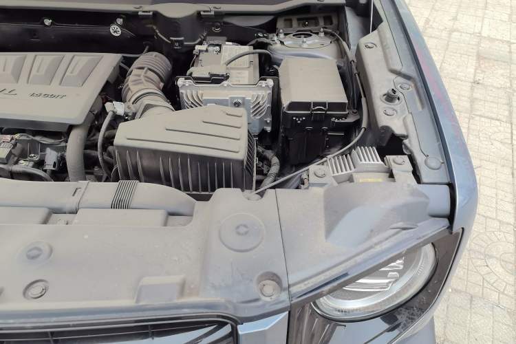 Used Haval DARGO 2021 1.5T DCT Two-Wheel Drive "Mǎquǎn" Edition Engine Bay Left