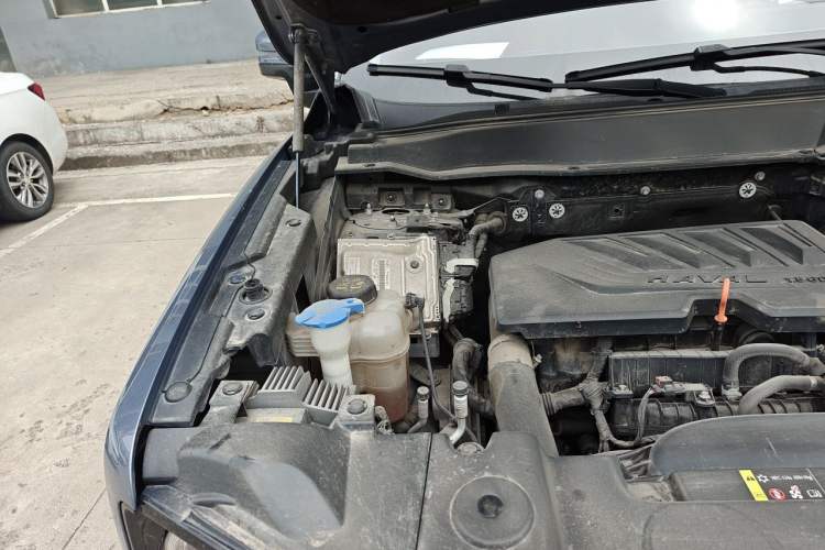Used Haval DARGO 2021 1.5T DCT Two-Wheel Drive "Mǎquǎn" Edition Engine Bay Right