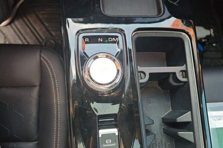 Used Haval DARGO 2021 2.0T DCT 4x4 Chinese Rural Dog Edition Gear Lever