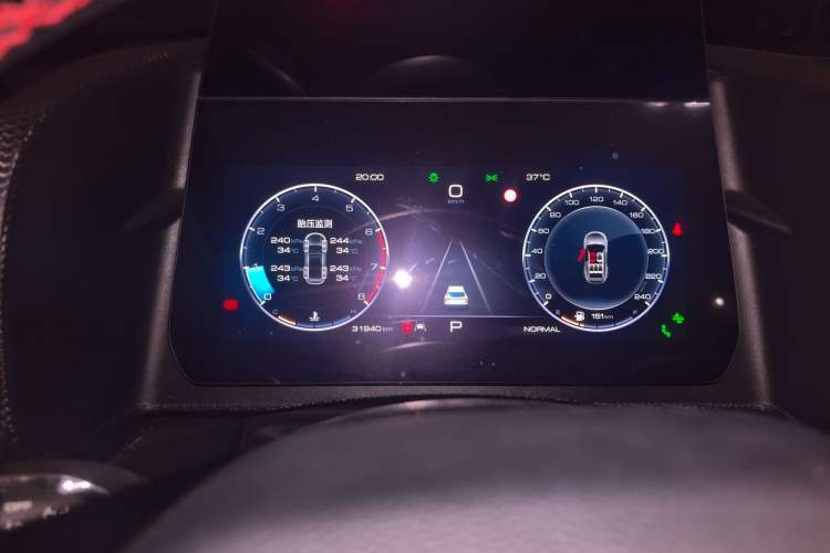 Used Haval DARGO 2021 Revised Version 1.5T DCT Two-Wheel Drive "Mǎquǎn" Edition Instrument Cluster