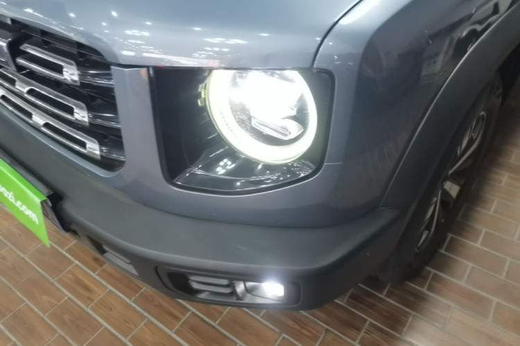 Used Haval DARGO 2021 1.5T DCT Two-Wheel Drive Labrador Edition Left Front Headlight