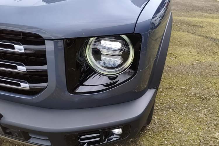 Used Haval DARGO 2021 2.0T DCT Two-Wheel Drive Chinese Mastiff Edition Left Front Headlight