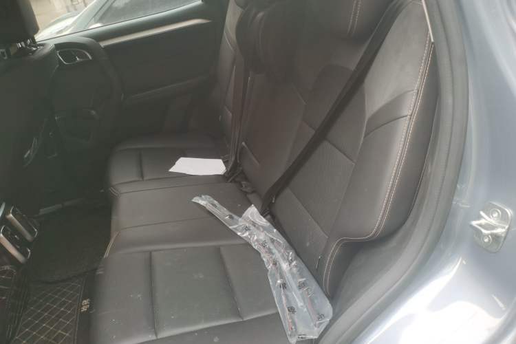 Used Haval DARGO 2021 2.0T DCT All-Wheel-Drive "Hao Tian Quan" Edition Left Rear Seat