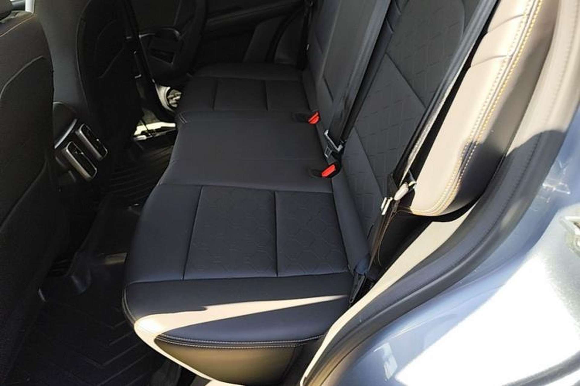 Used Haval DARGO 2021 2.0T DCT Two-Wheel Drive Chinese Mastiff Edition Left Rear Seat
