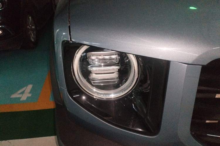 Used Haval DARGO 2021 1.5T DCT Two-Wheel Drive Border Collie - Wangcai Edition Right Front Headlight