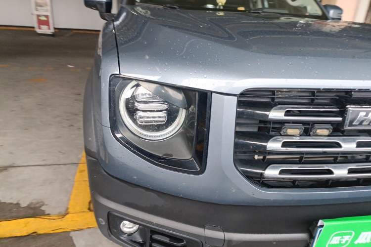 Used Haval DARGO 2021 1.5T DCT Two-Wheel Drive "Mǎquǎn" Edition Right Front Headlight
